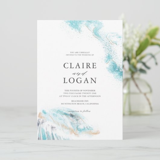 Splashing Blue Waves Details Coastal Wedding Kaart (Staand voorkant)