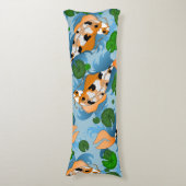 Splashing Koi Fish and Pond Lily Custom Lichaamskussen (Voorkant Verticaal)