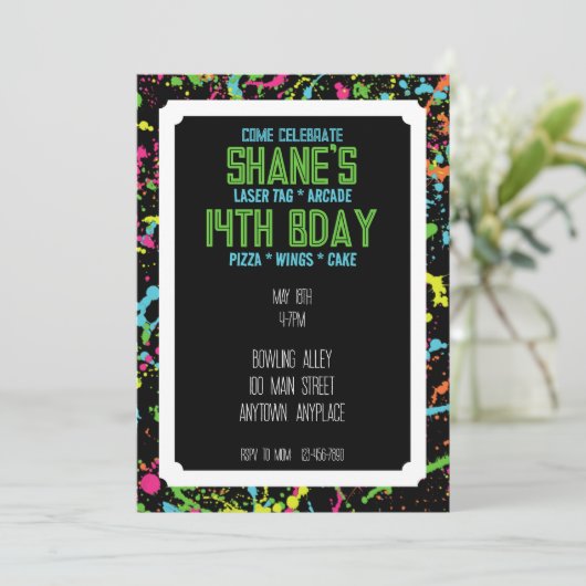 Splatter Paintball Verjaardag Uitnodiging (Staand voorkant)