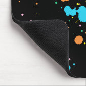 Spletters op zwart verven muismat (Hoek)