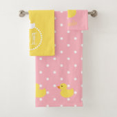 Splish Splash Rubber Ducks Monogram Bad Handdoek (Insitu)