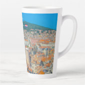 Split, Kroatië - Grote kuststad Latte Mok (Rechts)