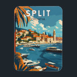 Split Kroatië Travel Art Vintage Magneet<br><div class="desc">Gesplitst retro vector reisontwerp. Split,  historisch bekend als Spalato,  is de tweede grootste stad van Kroatië na de hoofdstad Zagreb,  de grootste stad in Dalmatië en de grootste stad aan de Kroatische kust.</div>