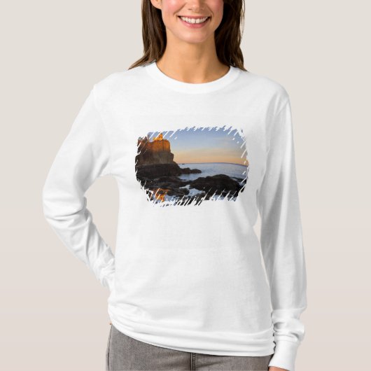 Split Rock Lighthouse bij zonsondergang bij Two T-shirt (Voorkant)