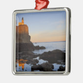 Split Rock Lighthouse bij zonsondergang nabij Two Metalen Ornament (Links)
