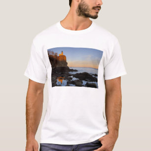 Split Rock Lighthouse bij zonsondergang nabij Two T-shirt