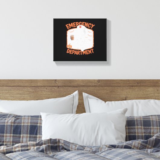 Spoedeisende hulp Grappige Halloween Nurse Essenti Canvas Afdruk (Insitu (Slaapkamer))