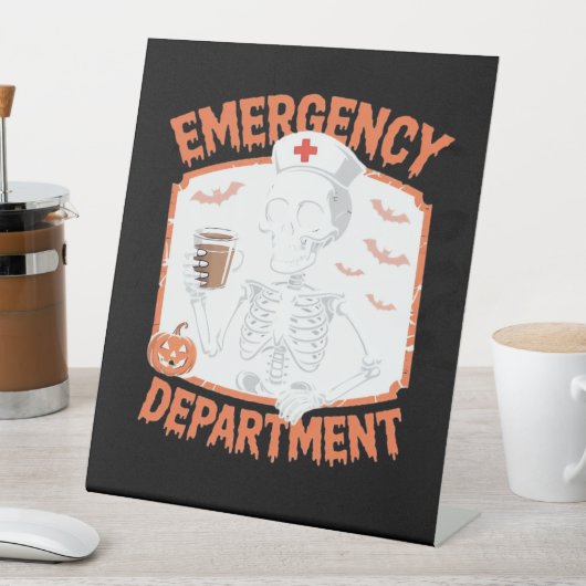 Spoedeisende hulp Grappige Halloween Nurse Essenti Reclamebord Met Voetstuk (Insitu)