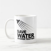 SPOEL WATER. DOE SAMEN EEN Douche. Koffiemok (Links)