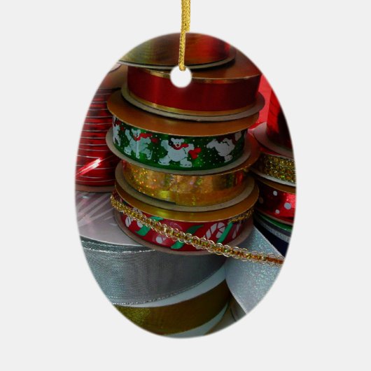 Spoelen van kerstfeestdagen, rood en goud keramisch ornament (Voorkant)