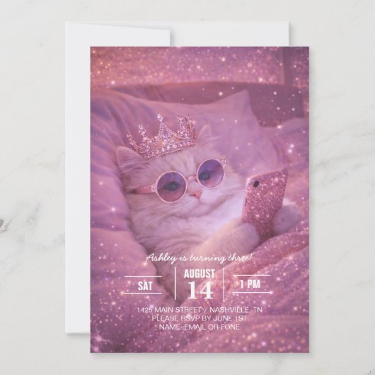 Spoiled Princess Cat Texting in Bed                Kaart (Voorkant)