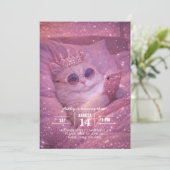 Spoiled Princess Cat Texting in Bed                Kaart (Staand voorkant)