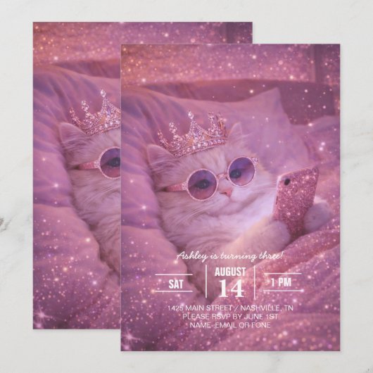 Spoiled Princess Cat Texting in Bed                Kaart (Voorkant / Achterkant)