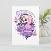 Spoiler Alert Iedereen Sterft Schattige Roze Hallo Kaart (Staand voorkant)