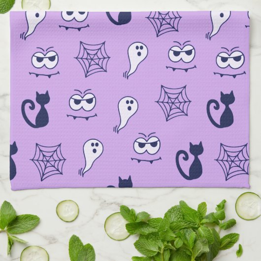 Spook, spinnenwebben en zwarte katten Paarse Theedoek (Gevouwen)