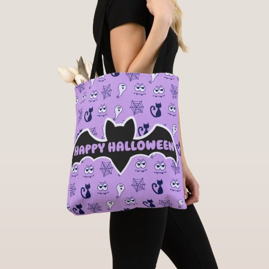 Spook, spinnenwebben en zwarte katten Paarse Tote Bag (Dichtbij)