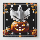 Spook stijgt op uit een pompoen in de schemering vierkante klok (Voorkant)