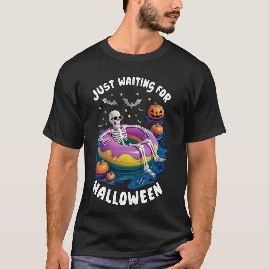 Spookachtig leuk Halloween skelet wacht gewoon op  T-shirt (Voorkant)