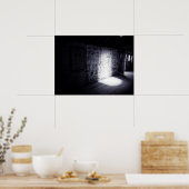 Spookachtig licht op de oude stenen schuur muur poster (Keuken)
