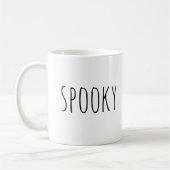 Spookachtig. Zwart-wit leuke typografie Halloween Koffiemok (Links)