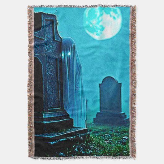 Spookachtige figuur in een Graveyard Design Deken (Voorkant Verticaal)