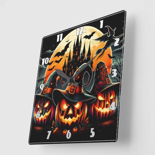 Spookachtige pompoenen schijnen in het maanlicht vierkante klok (Hoek)