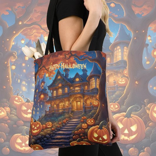 Spookachtige villa in het bos, pompoenen, Hallowee Tote Bag