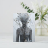Spookachtige vrouw en witte bloemen Briefkaart (Staand voorkant)