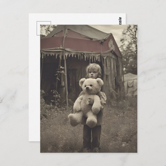 Spookkind in de verlaten  circustent briefkaart (Voorkant / Achterkant)