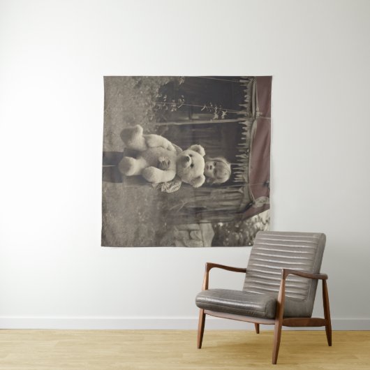 Spookkind in de verlaten circustent wandkleed (In Situ (horizontaal))