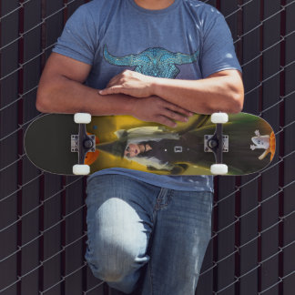 Spooktactulaire Halloween-verjaardagsuitnodiging Persoonlijk Skateboard