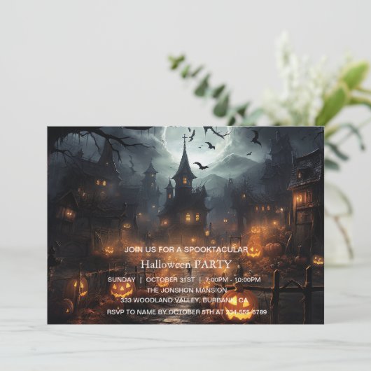 Spooktaculaire Dark Haunted House Halloween Party Kaart (Staand voorkant)