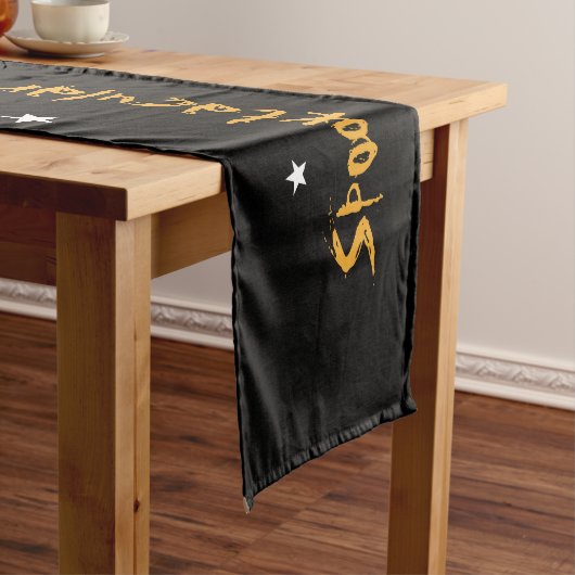 Spooktaculaire Halloween Table Runner van RoseWrit Korte Tafelloper (Voorbeeld)