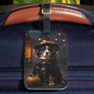 Spooktacular Berner Dog: Een Halloween Howl-o-Ween Bagagelabel