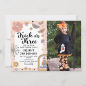 Spooktruc of drie Halloween 3e Verjaardag Foto Kaart (Voorkant)