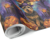Spooky Airedale Halloween Witch and Pumpkin Cadeaupapier (Rol Hoek)