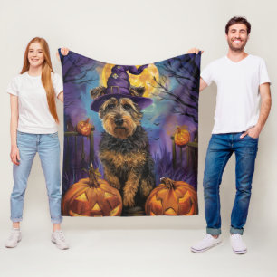 Spooky Airedale Halloween Witch and Pumpkin Fleece Deken
