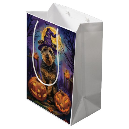 Spooky Airedale Halloween Witch and Pumpkin Medium Cadeauzakje (Achterkant Gekanteld)