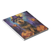 Spooky Airedale Halloween Witch and Pumpkin Notitieblok (Schuin)