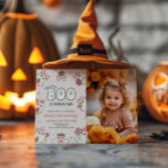 Spooky Babe Retro Halloween Tweede Verjaardag Foto Kaart<br><div class="desc">Vier de tweede verjaardag van je kleintje met onze "Spooky Babe Retro Halloween Second Birthday Photo Invitation". Dit charmante ontwerp combineert retro Halloween-elementen met een persoonlijk tintje en toont de foto van uw kind in een feestelijke en nostalgische stijl. Ideaal voor het creëren van een onvergetelijke en spookachtige verjaardagservaring, deze...</div>