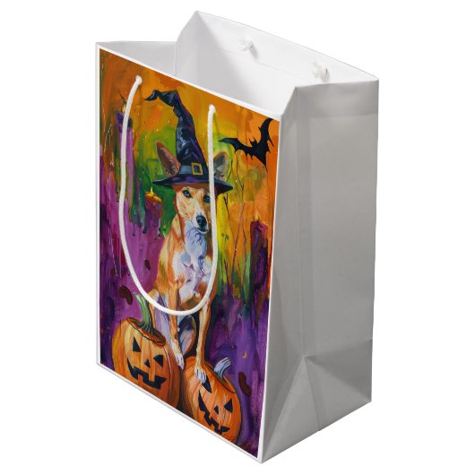 Spooky Basenji Halloween heks en pompoen Medium Cadeauzakje (Achterkant Gekanteld)