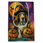 Spooky Basset Hound Halloween Witch and Pumpkin Medium Cadeauzakje (Voorkant)