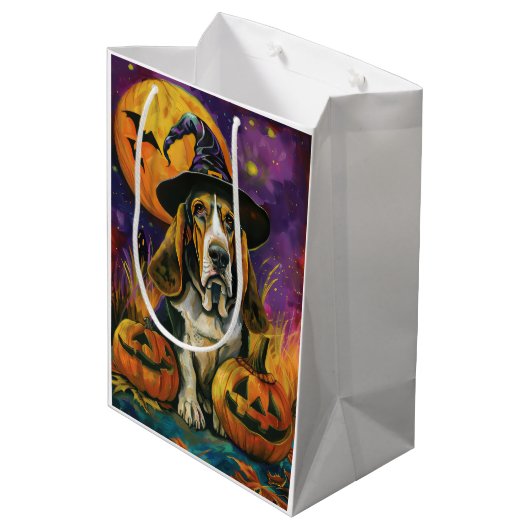 Spooky Basset Hound Halloween Witch and Pumpkin Medium Cadeauzakje (Achterkant Gekanteld)
