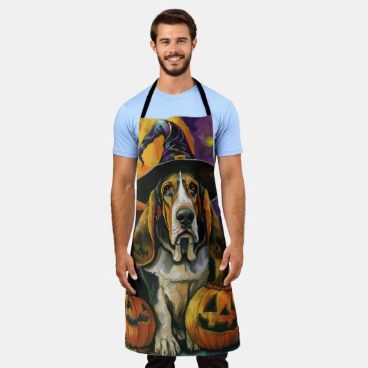 Spooky Basset Hound Halloween Witch and Pumpkin Schort (Gedragen)