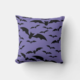 Spooky Black Bats Happy Halloween Sierkussen