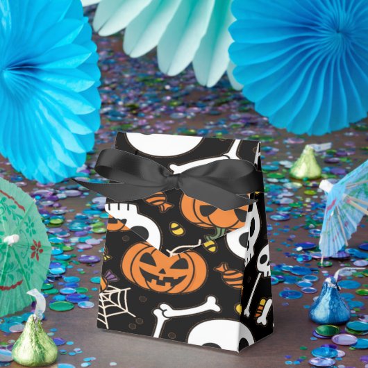 Spooky Bones And Skeletons For Halloween Bedankdoosjes (Feest)