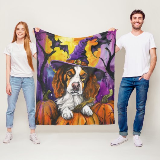 Spooky Brittany Spaniel Halloween Witch Pumpkin Fleece Deken (In situ)