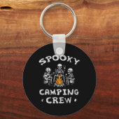 Spooky Camping Crew Halloween Camping Skeleton Cam Sleutelhanger (Voorkant)