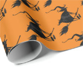 Spooky Creepy Fun Flying Witch Halloween Cadeaupapier (Rol Hoek)