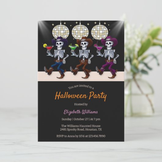 Spooky Disco Dancing Skeletons Halloween Party Kaart (Staand voorkant)